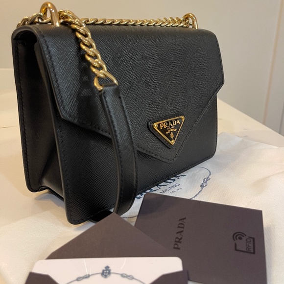 Prada Wallet On A Chain Leather Shoulder Bag in Black